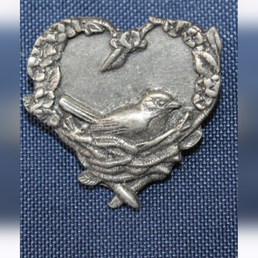 Birds & Blooms Pewter Limited Edition 2004 Heart Bird Nest Pin Brooch 1.25